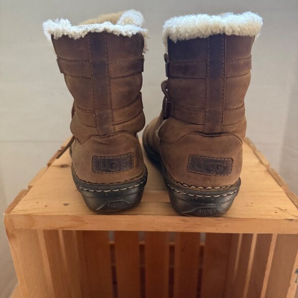 UGG Size 8 Brown Caspia Sheepskin-Lined Leather Winter Lace-Up Ankle Bootie Boot - Picture 5 of 16